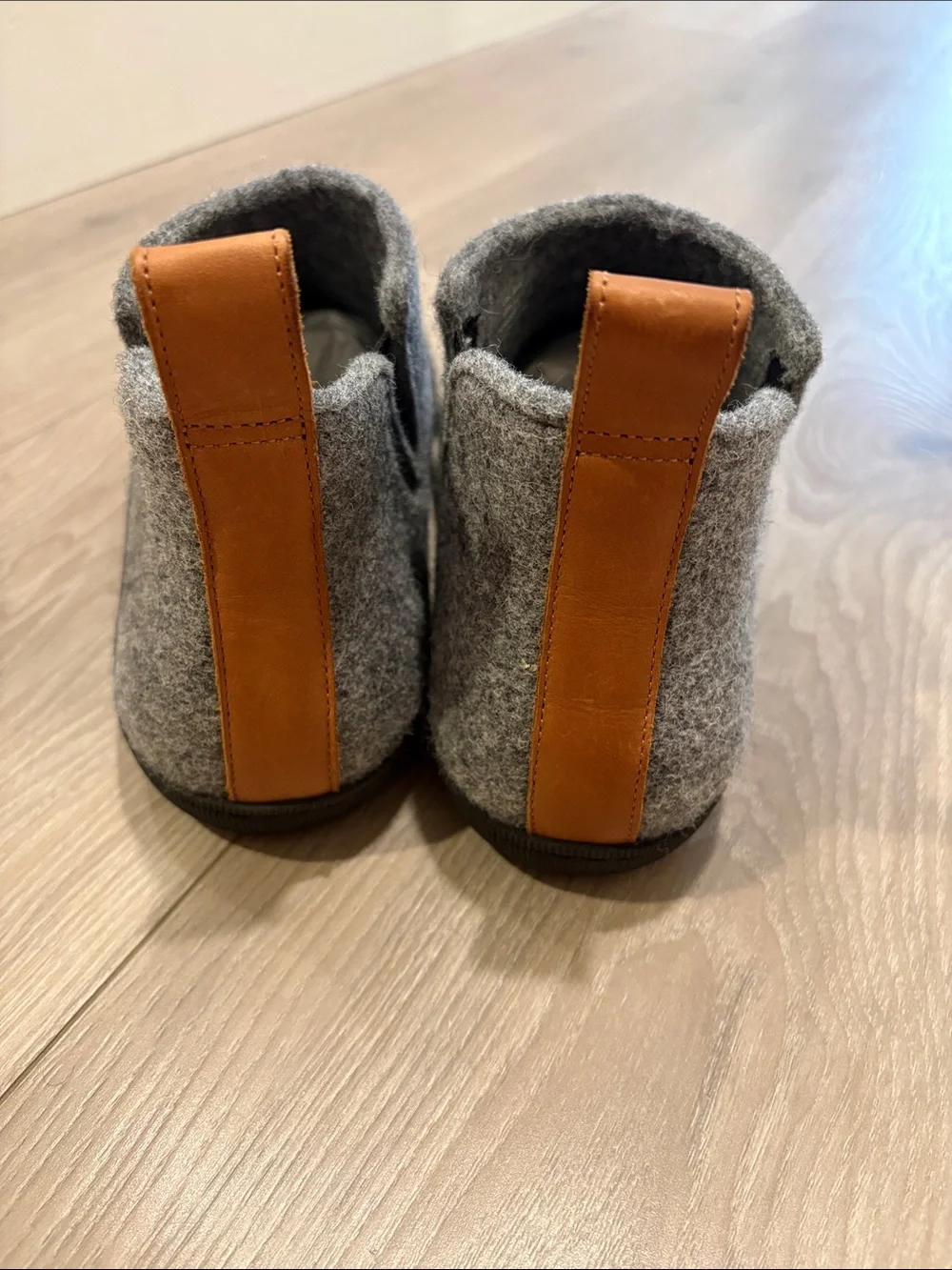 Huckberry Gray Wool-Blend Chukka Boots with Black Sole